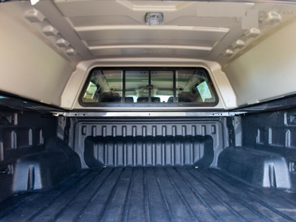 Hardtop ohne Seitenscheiben, in Wagenfarbe lackiert, kabinenhoch, für VW Amarok Doppelkabiner, Modell 2023